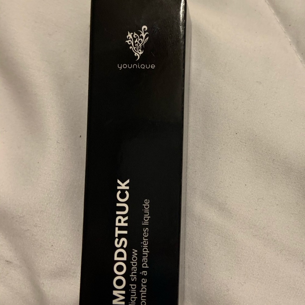 MOODSTRUCK Liquid Eyeshadow